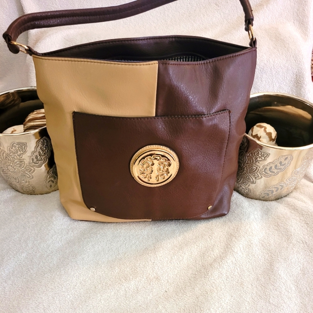 NWOT  Shouder Bag